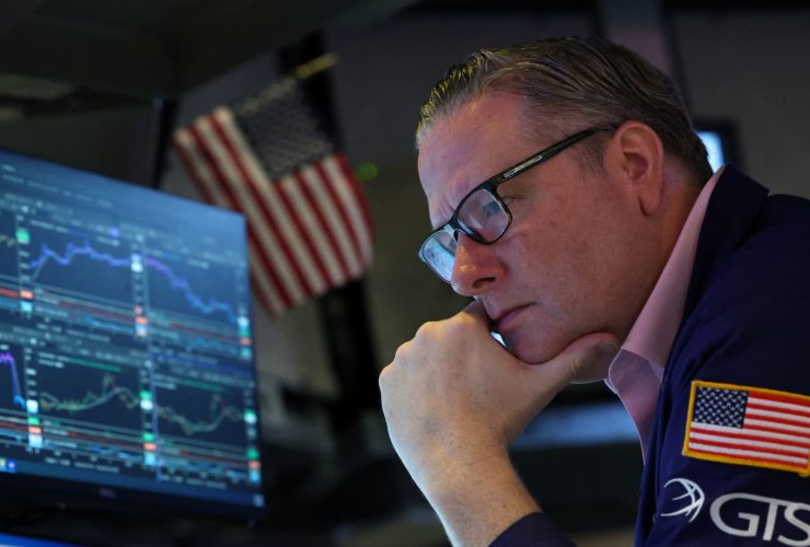 tech stocks - Why Software Stocks May Lag as Tech Sector Diverges