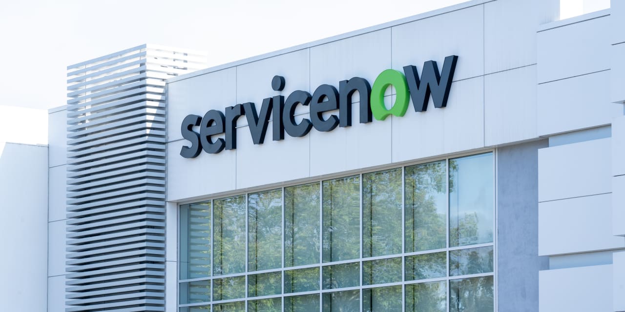 ServiceNow stock - ServiceNow Stock Surge Signals Strength for Software Sector