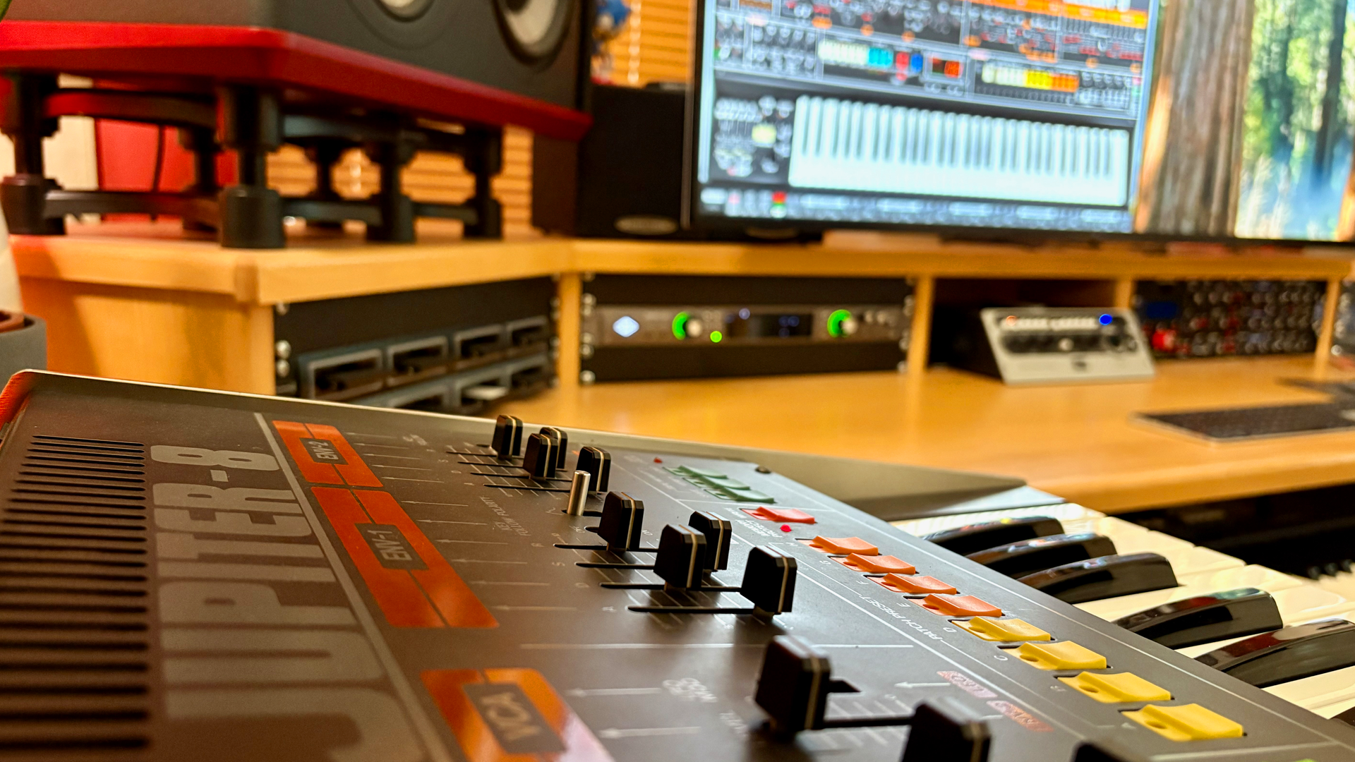 hardware vs software synths - Hardware vs Software Synths: Can You Hear the Difference?