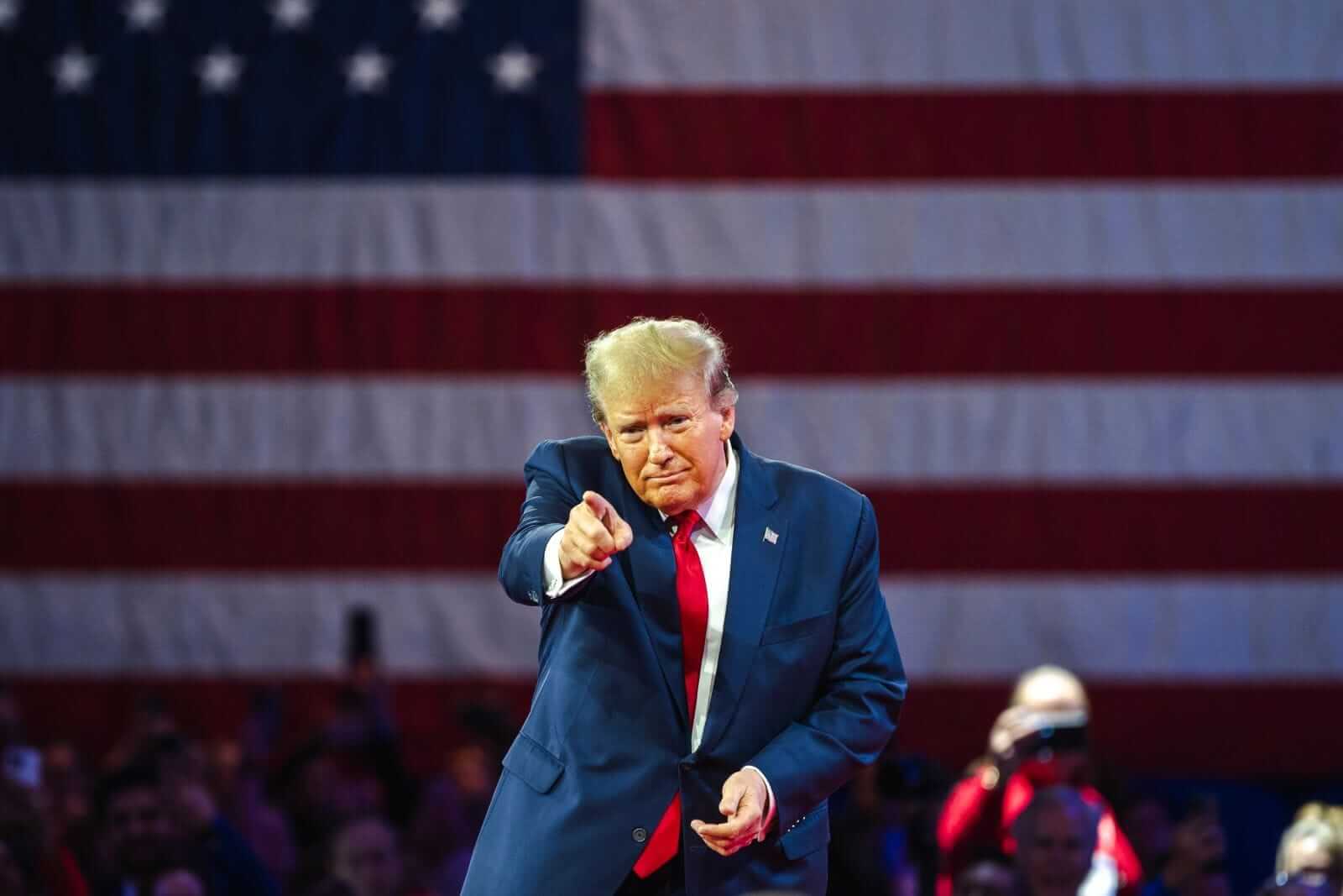 ServiceNow stock - Trump Bets Big on ServiceNow Amid Software Stock Selloff