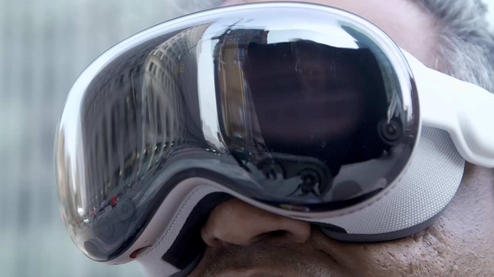 apple layoffs - Apple Shifts Focus to AI Glasses After Vision Pro Layoffs
